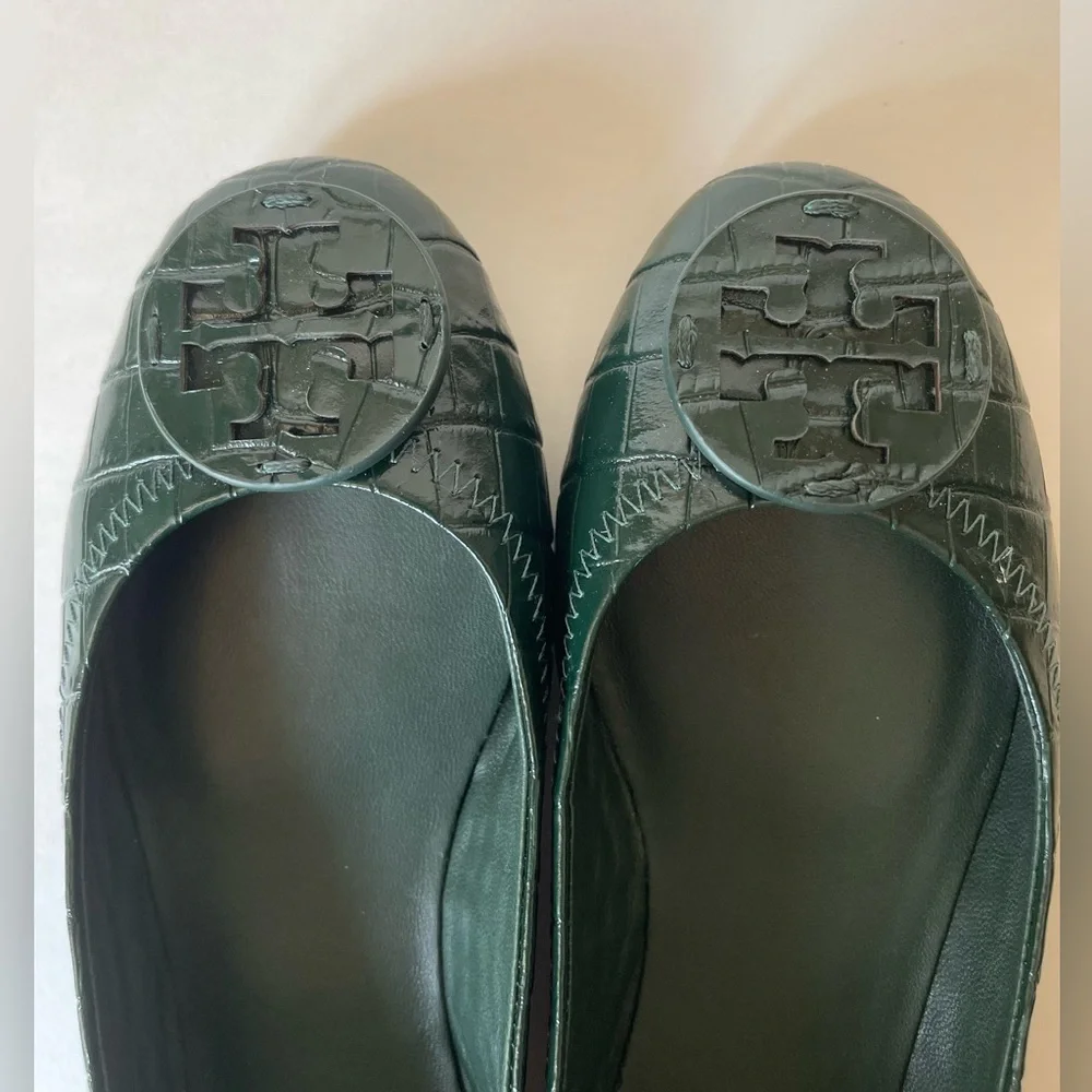 Tory Burch Green Croc-Embossed Minnie Travel Flats Size 5
